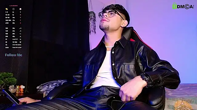 Snapshot of isaac-saenz chatting on 11.09.25 isaac-saenz online show from 11.09.25