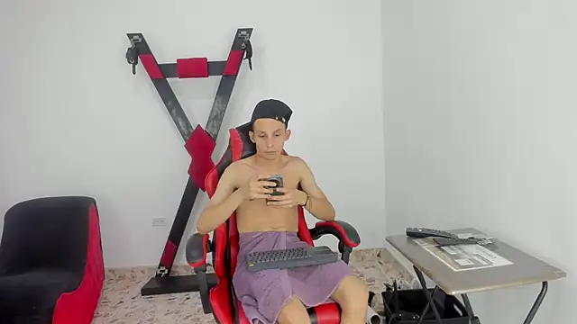 Isak Millan online show from 10.13.25