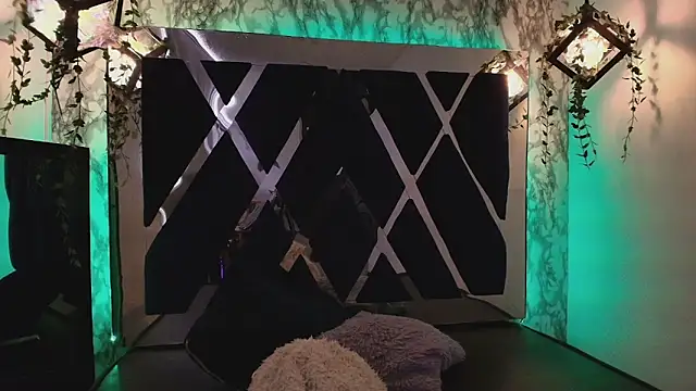 charlotte bluee online show from 10.02.25