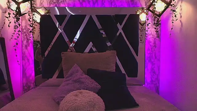 charlotte bluee online show from 10.03.25