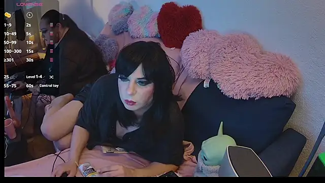 MissNadiaX06 online show from 03.18.25