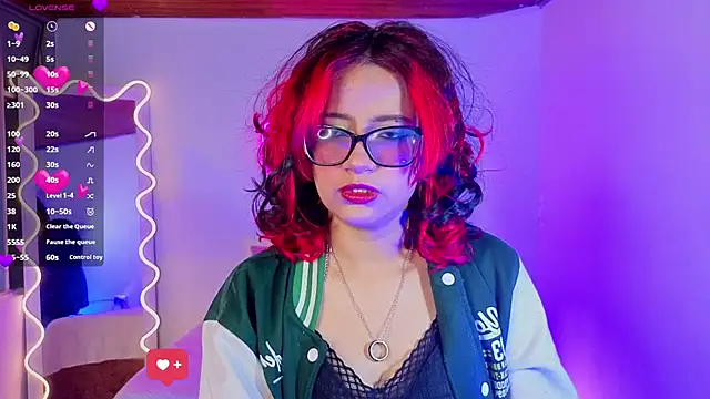 Snapshot of kristen_tay chatting on 10.20.25 kristen tay online show from 10.20.25