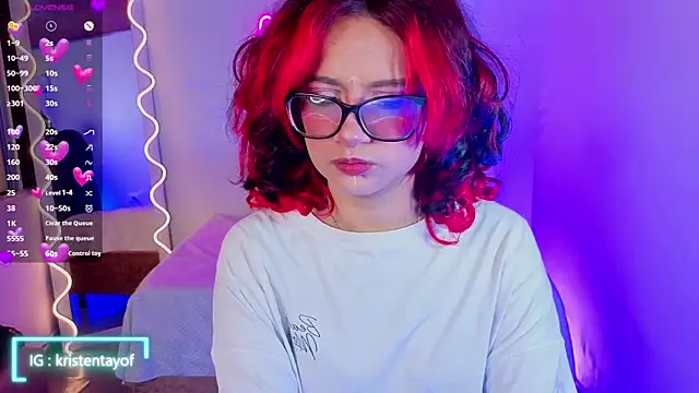 Snapshot of kristen_tay chatting on 10.21.25 kristen tay online show from 10.21.25