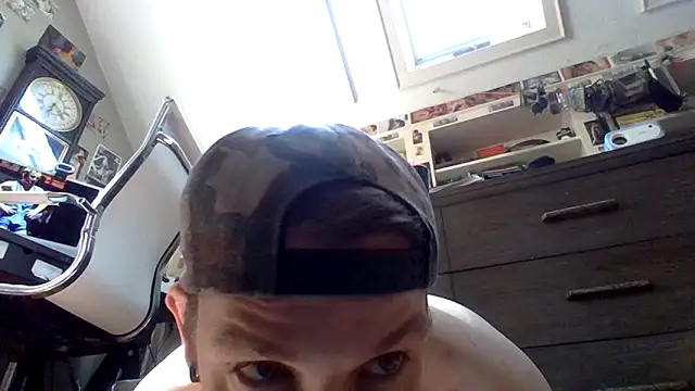 Snapshot of Sk00byJaXxX212 chatting on 03.14.25 Sk00byJaXxX212 online show from 03.14.25