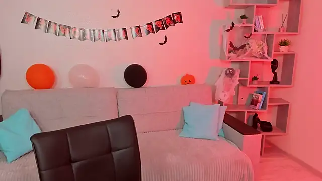 GabriellaMays online show from 10.27.25