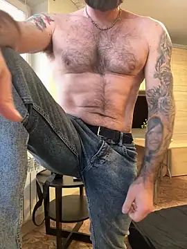 Snapshot of AlexFuck_79 chatting on 03.23.25 AlexFuck 79 online show from 03.23.25