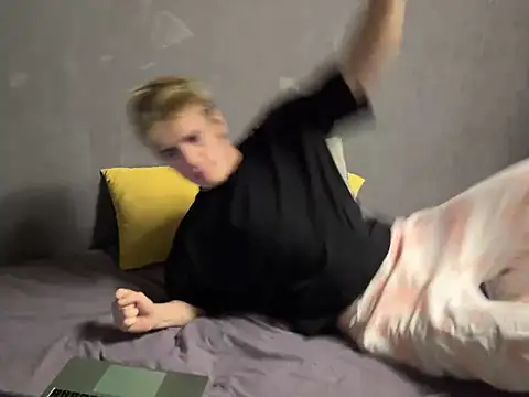 Snapshot of EdwinBlaze chatting on 02.15.25 EdwinBlaze online show from 02.15.25