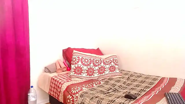 CurvyCutiexx94 online show from 11.11.25