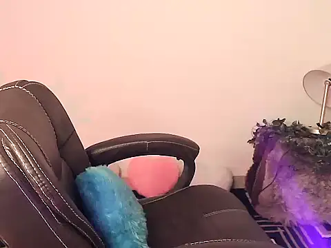 megancatluna online show from 11.21.25