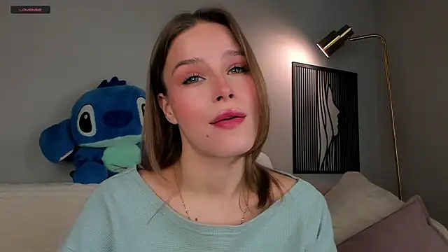 Snapshot of TaiteBayles chatting on 10.21.25 TaiteBayles online show from 10.21.25