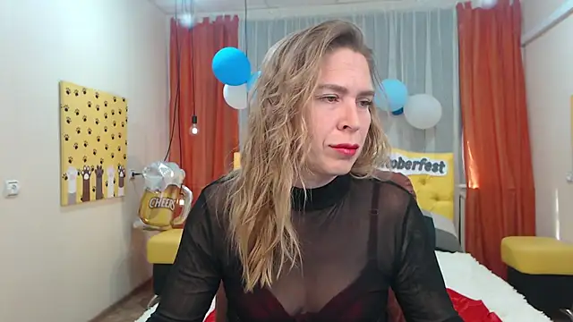 Snapshot of TessaDaybreak chatting on 10.03.25 TessaDaybreak online show from 10.03.25