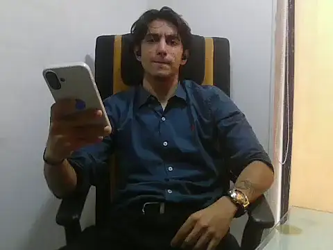 Snapshot of degenluv chatting on 06.17.26 degenluv online show from 06.17.26