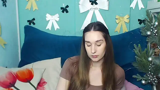 Margarettii online show from 02.16.25