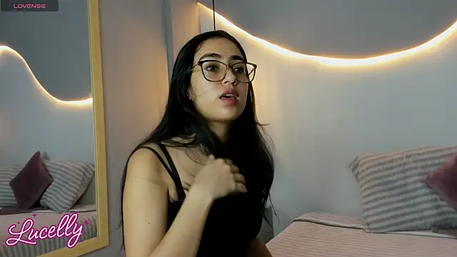 lucelly 15 online show from 10.21.25