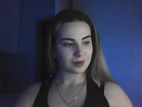 Snapshot of GoddessTenderness chatting on 02.14.25 GoddessTenderness online show from 02.14.25