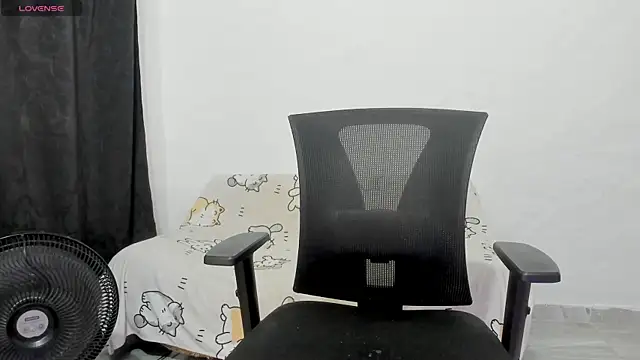 Snapshot of Naoko_7w7 chatting on 10.05.25 Naoko 7w7 online show from 10.05.25