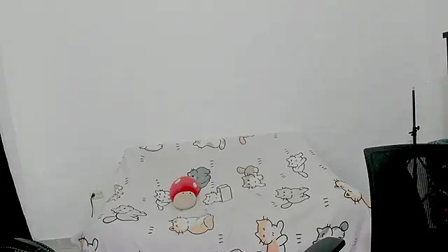 Snapshot of Naoko_7w7 chatting on 10.27.25 Naoko 7w7 online show from 10.27.25