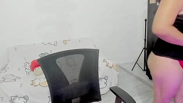 Naoko 7w7 online show from 12.02.25