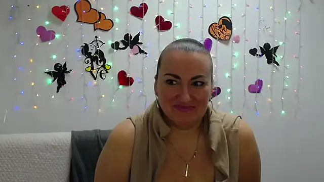 DianaMGG online show from 03.05.25
