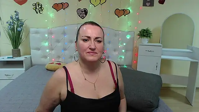 DianaMGG online show from 03.12.25