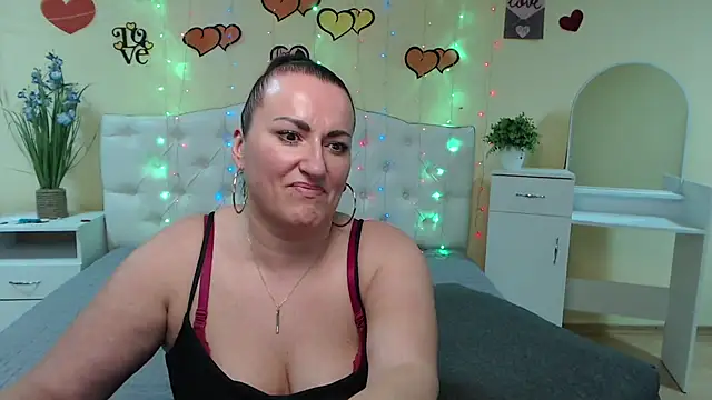 DianaMGG online show from 03.12.25