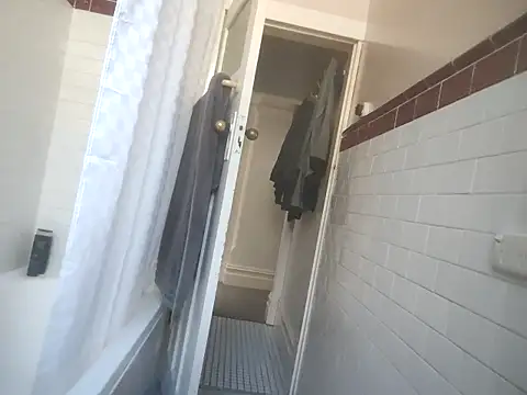 Snapshot of MystiqueRider chatting on 10.10.25 MystiqueRider online show from 10.10.25