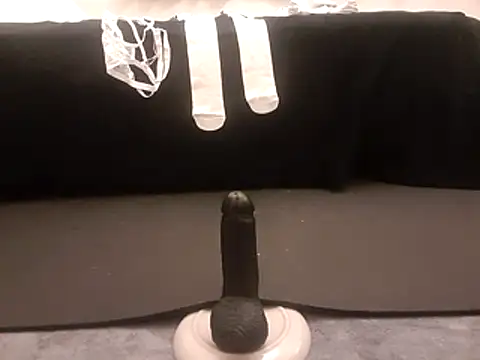 Snapshot of MystiqueRider chatting on 10.16.25 MystiqueRider online show from 10.16.25