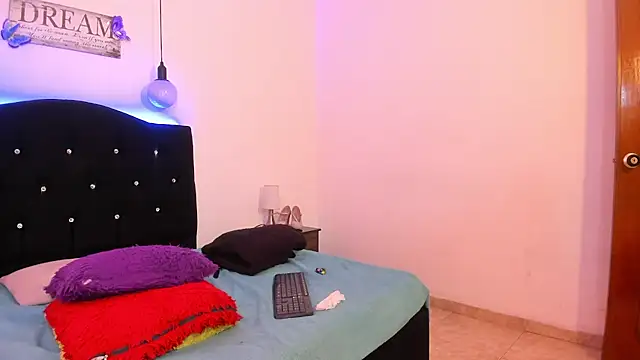Melany  dreams online show from 02.20.25