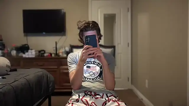 Snapshot of greekmythics chatting on 10.09.25 greekmythics online show from 10.09.25