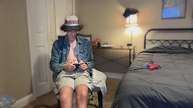 Snapshot of greekmythics chatting on 10.12.25 greekmythics online show from 10.12.25