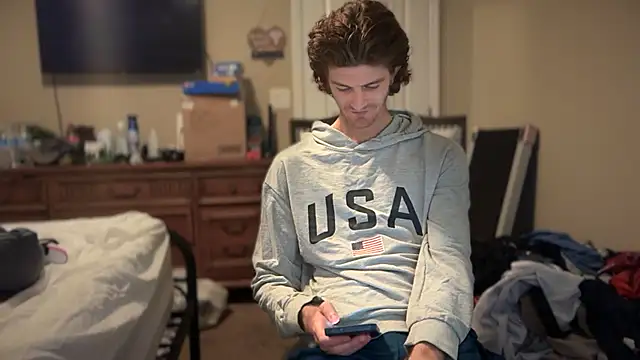 Snapshot of greekmythics chatting on 10.31.25 greekmythics online show from 10.31.25