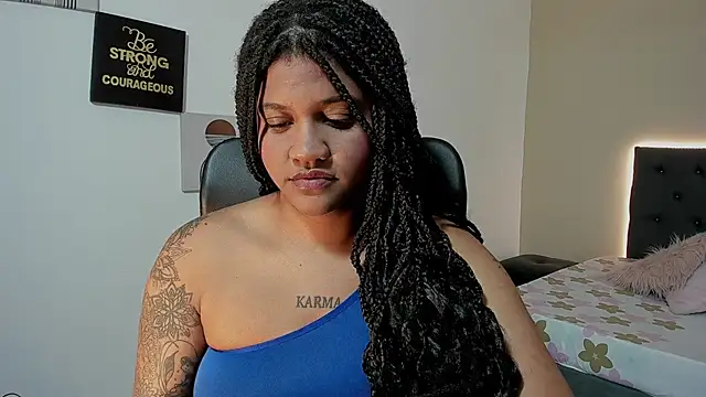 Snapshot of ZahraRose chatting on 10.22.25 ZahraRose online show from 10.22.25