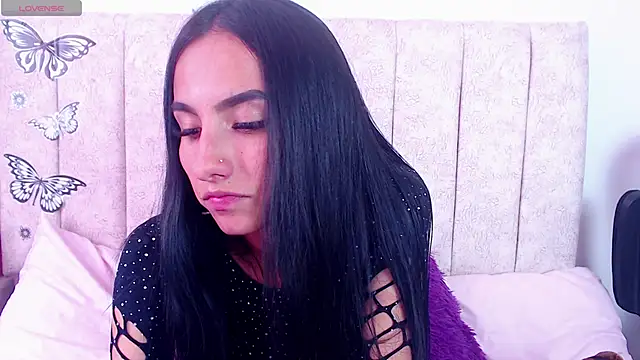 Snapshot of Skinny_doll__ chatting on 03.04.25 Skinny doll online show from 03.04.25