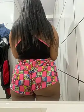 Snapshot of gatinha_18 chatting on 10.31.25 gatinha 18 online show from 10.31.25