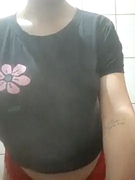 Snapshot of gatinha_18 chatting on 11.13.25 gatinha 18 online show from 11.13.25