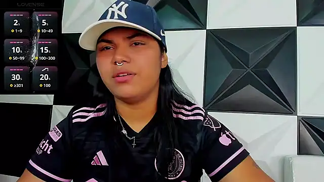 Snapshot of melany_rouse18 chatting on 02.14.26 melany rouse18 online show from 02.14.26