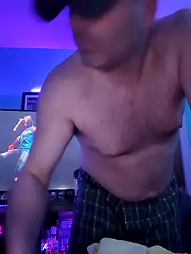 Snapshot of Novabear6996 chatting on 10.11.25 Novabear6996 online show from 10.11.25