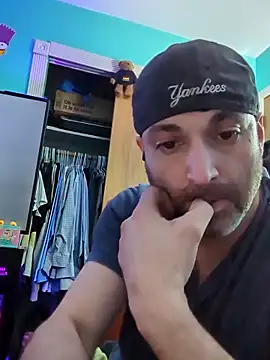 Novabear6996 online show from 12.21.25