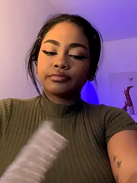 Dahiana Giil online show from 09.29.25