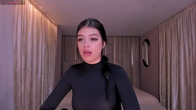NiaMiller  online show from 03.20.25