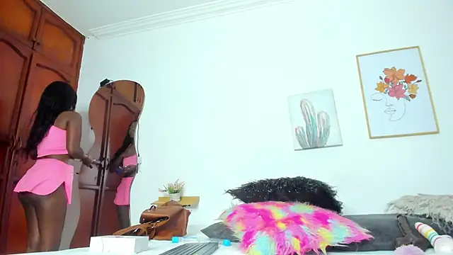 Snapshot of naomy_68 chatting on 02.25.25 naomy 68 online show from 02.25.25