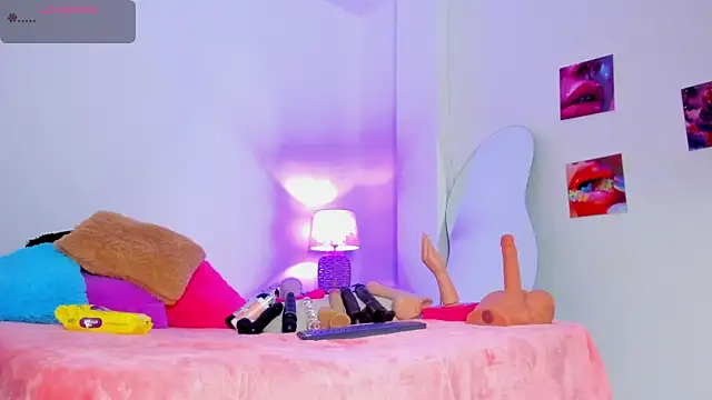 Snapshot of naomy_68 chatting on 11.08.25 naomy 68 online show from 11.08.25