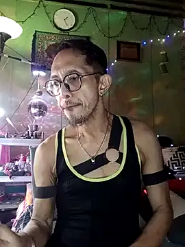 Tolayerfly69 online show from 02.14.25