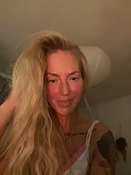 Fiery Blonde LexiX online show from 10.20.25