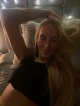 Fiery Blonde LexiX online show from 10.30.25