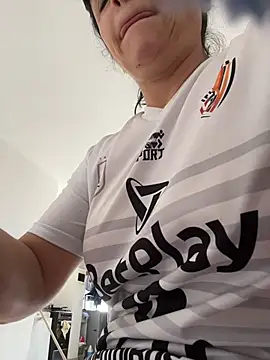 Snapshot of Skay_Hot chatting on 11.13.25 Skay Hot online show from 11.13.25