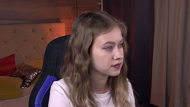 EveMundie online show from 02.21.25