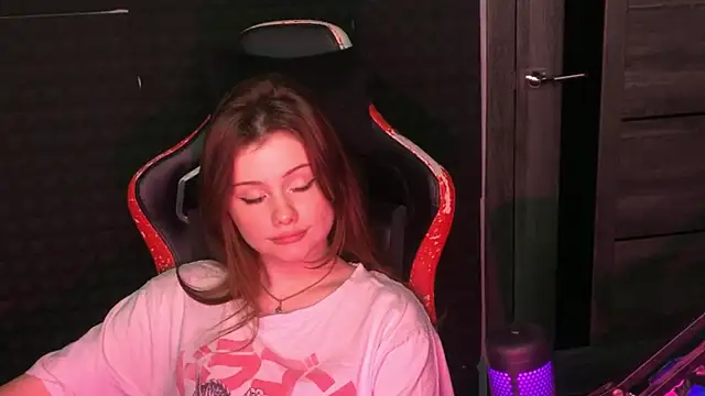 baby Milaaaaaaa online show from 02.23.25