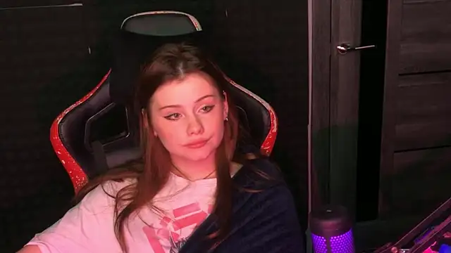 baby Milaaaaaaa online show from 02.23.25