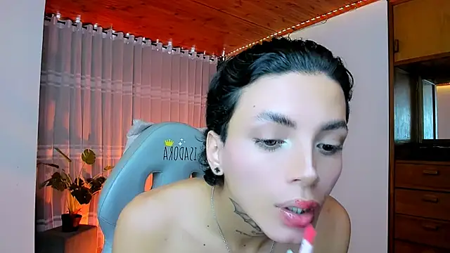Snapshot of nilam_valker chatting on 06.13.26 nilam valker online show from 06.13.26